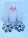 EARRINGS -M.O.P shell style